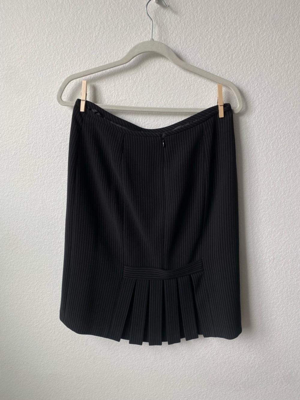 Black Pinstripe Pleated Midi Pencil Skirt